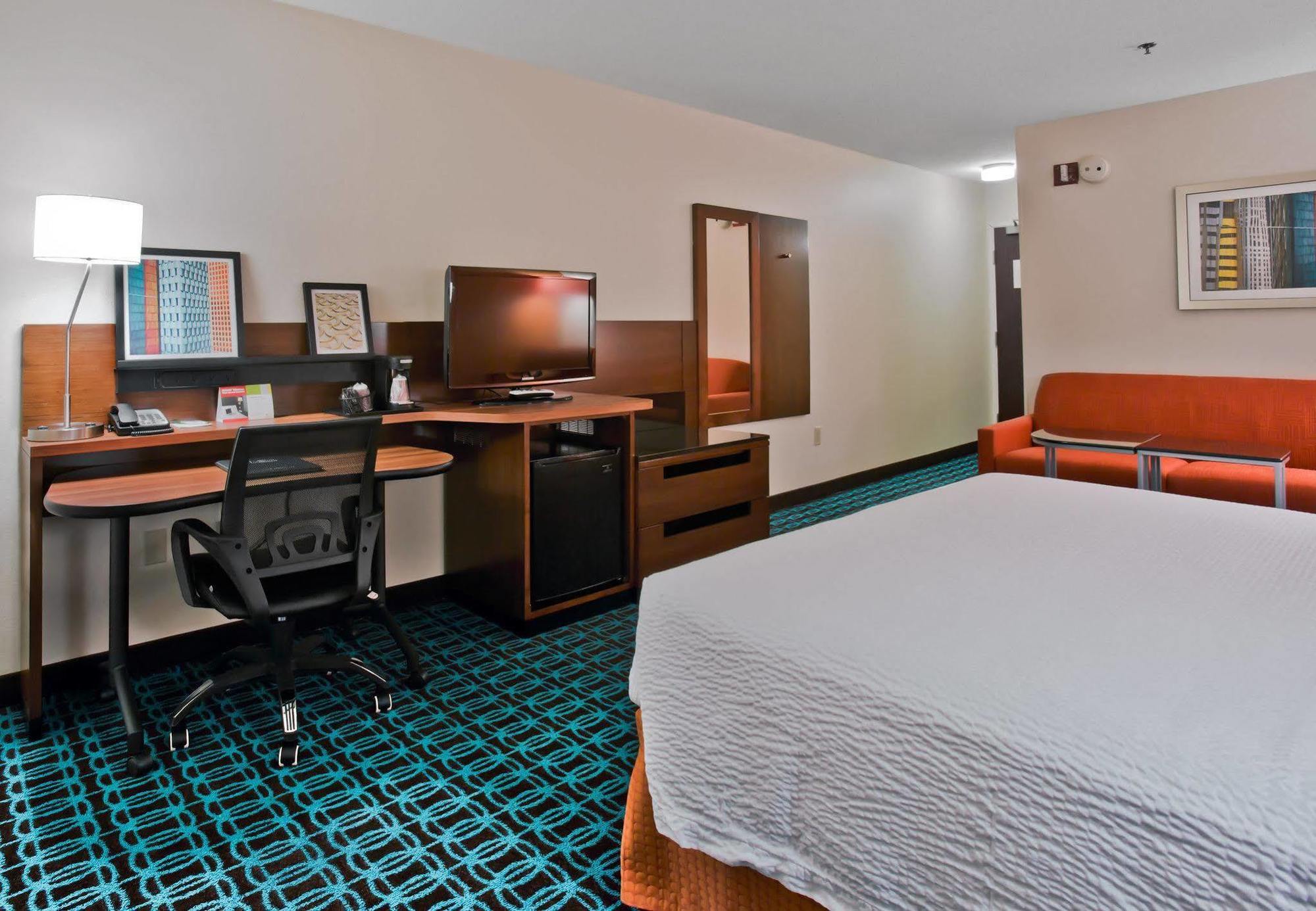 Hotel Fairfield & Airport 3*