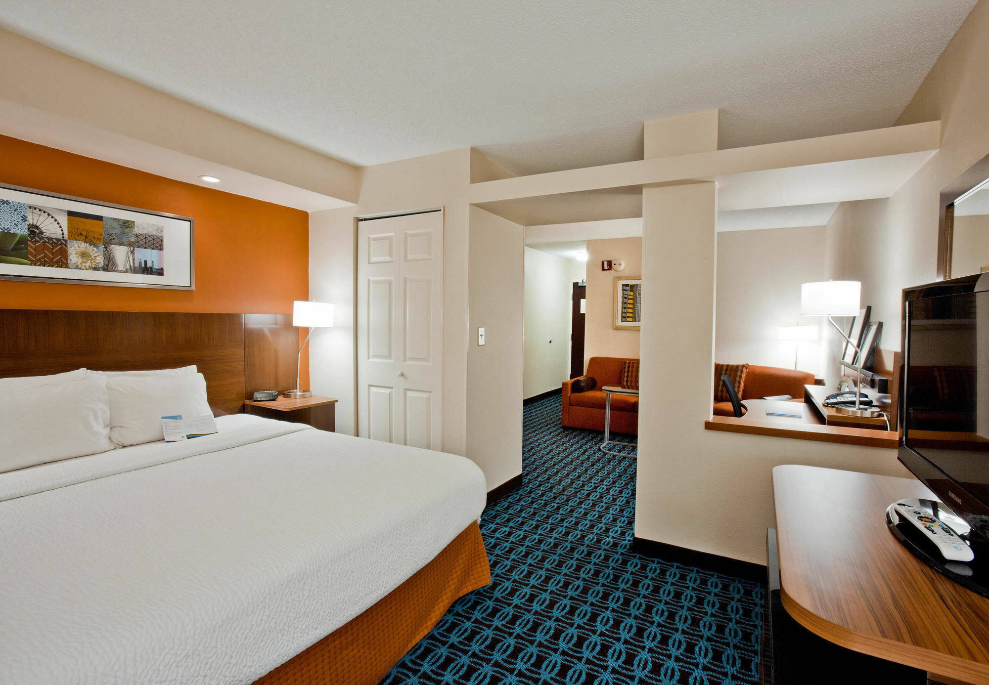 Hotel Fairfield & Airport 3*