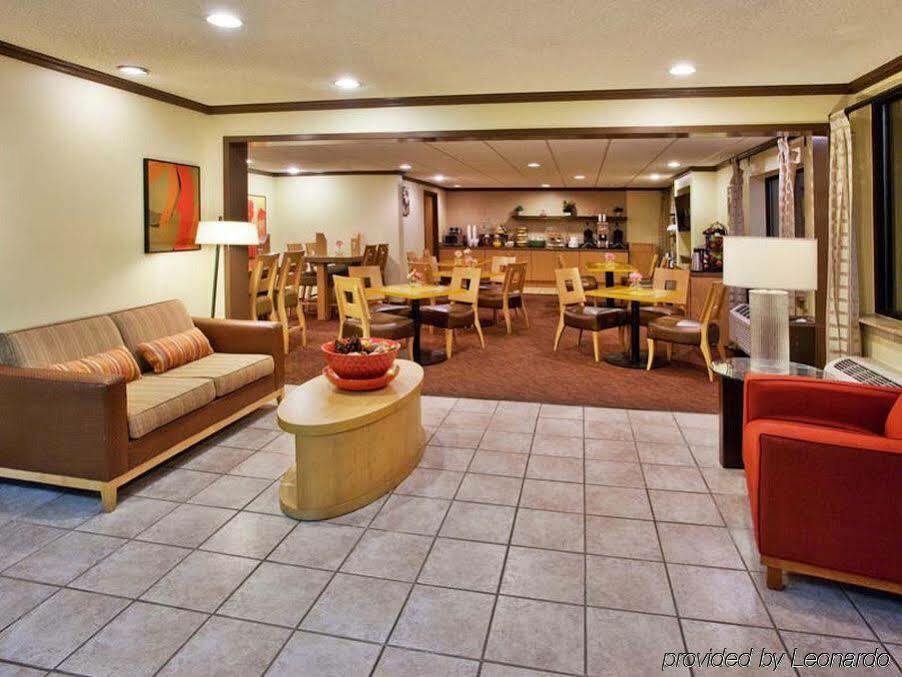 Spark By Hilton Midtown Hotel 3*