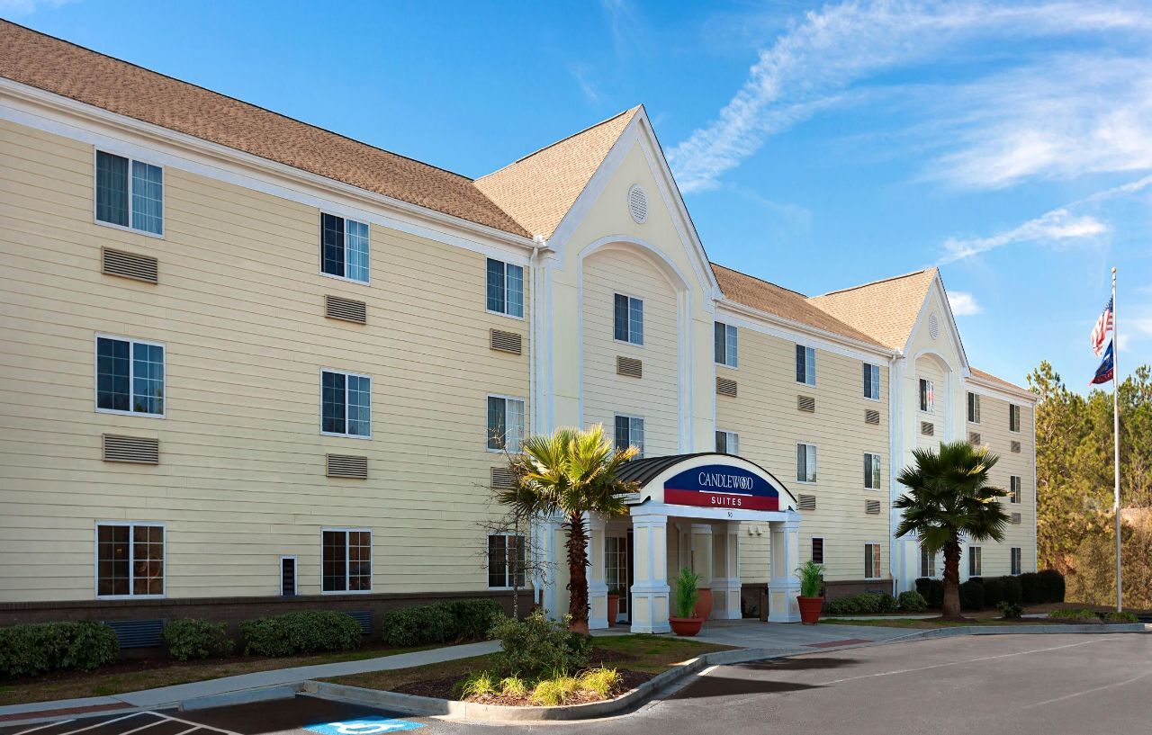 Candlewood Airport By Ihg 3*