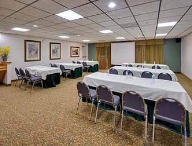 Hyatt Place Airport 4*