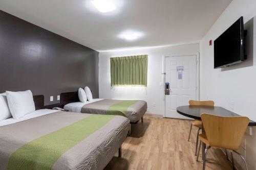 Hotel 6-savannah, Ga