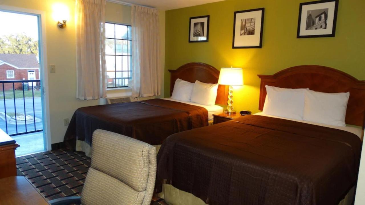 Garden Hotel 2*