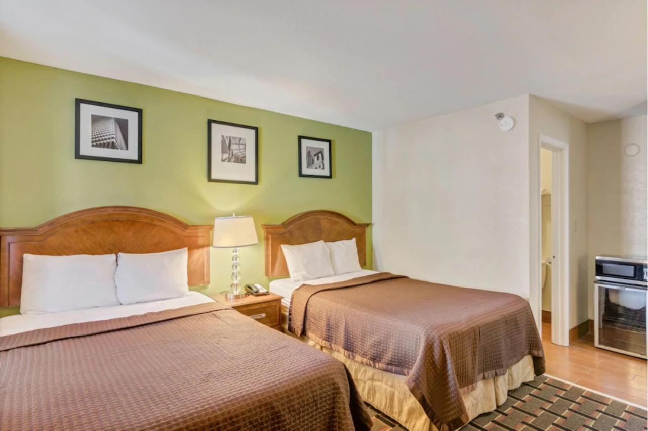 Garden Hotel 2*