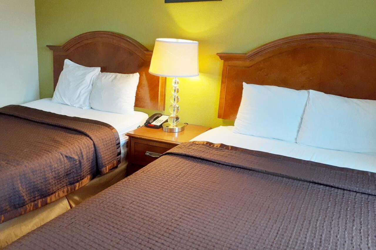 Garden Hotel 2*